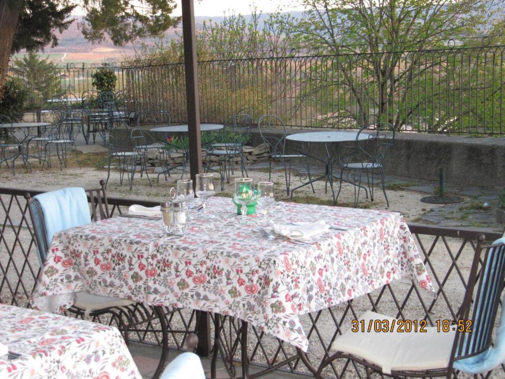 Hotel Le Castel du Mont Boisé Montboucher-sur-Jabron Esterno foto