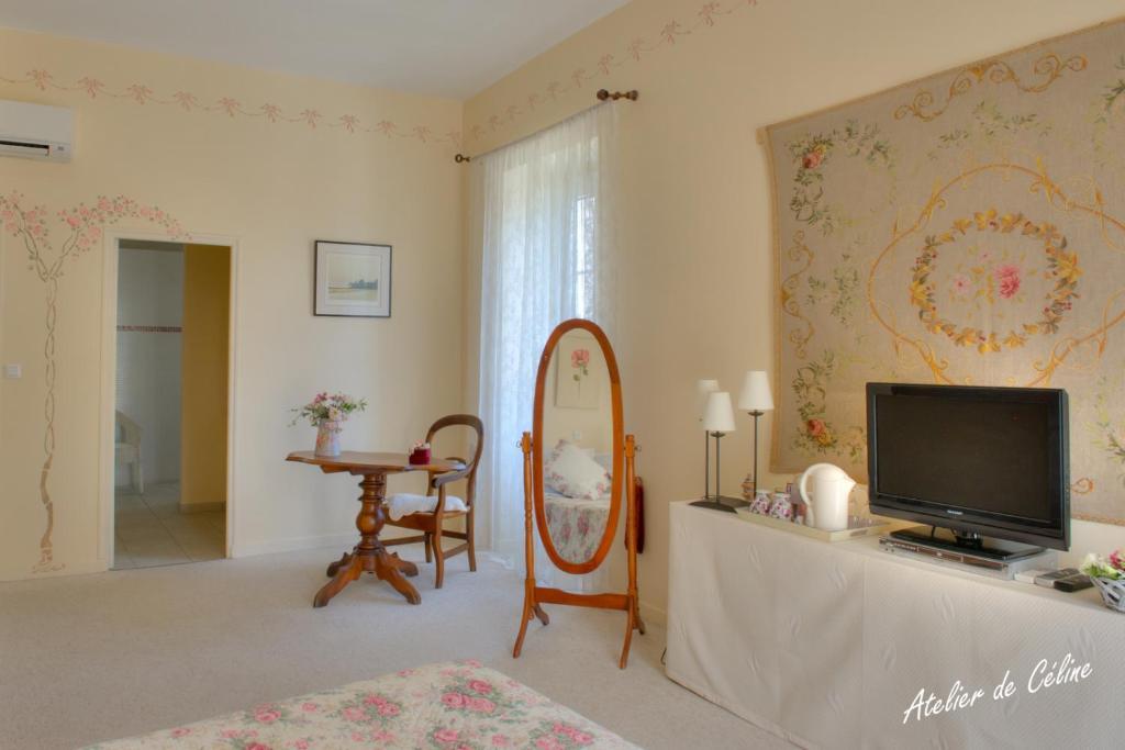 Hotel Le Castel du Mont Boisé Montboucher-sur-Jabron Esterno foto