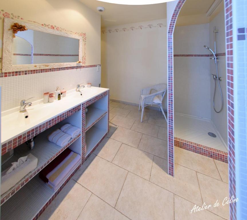 Hotel Le Castel du Mont Boisé Montboucher-sur-Jabron Esterno foto