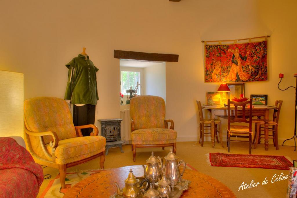Hotel Le Castel du Mont Boisé Montboucher-sur-Jabron Esterno foto